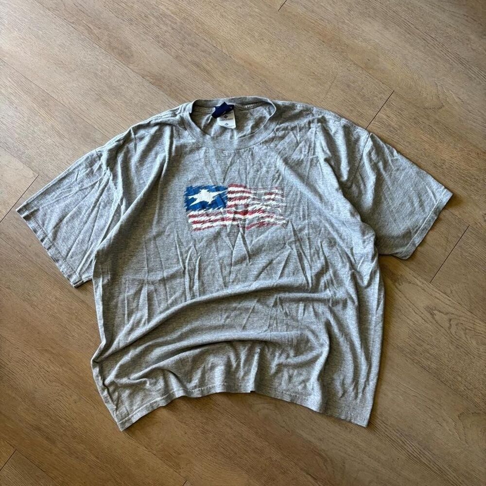 Gildan Men's Grey T-shirt
